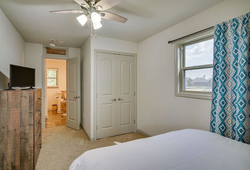 Louisiana Abode   Balcony, Pool Table & Lake Views