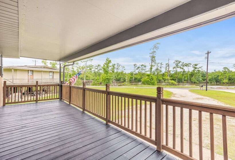 Louisiana Abode   Balcony, Pool Table & Lake Views