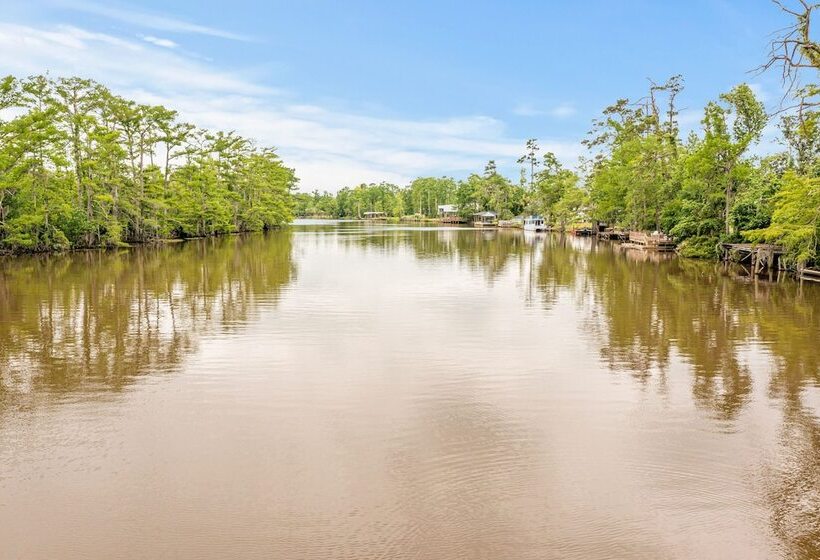 Louisiana Abode   Balcony, Pool Table & Lake Views