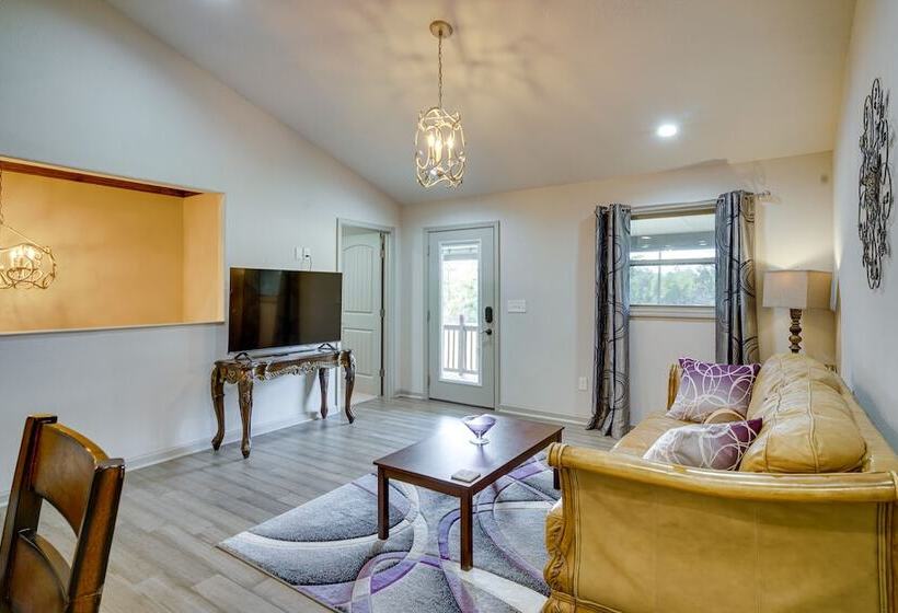 Louisiana Abode   Balcony, Pool Table & Lake Views