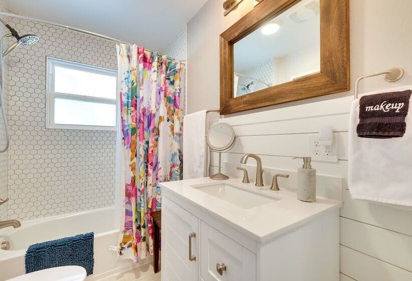 Loveland Retreat W/ Bicycles, Deck & Fire Pit!