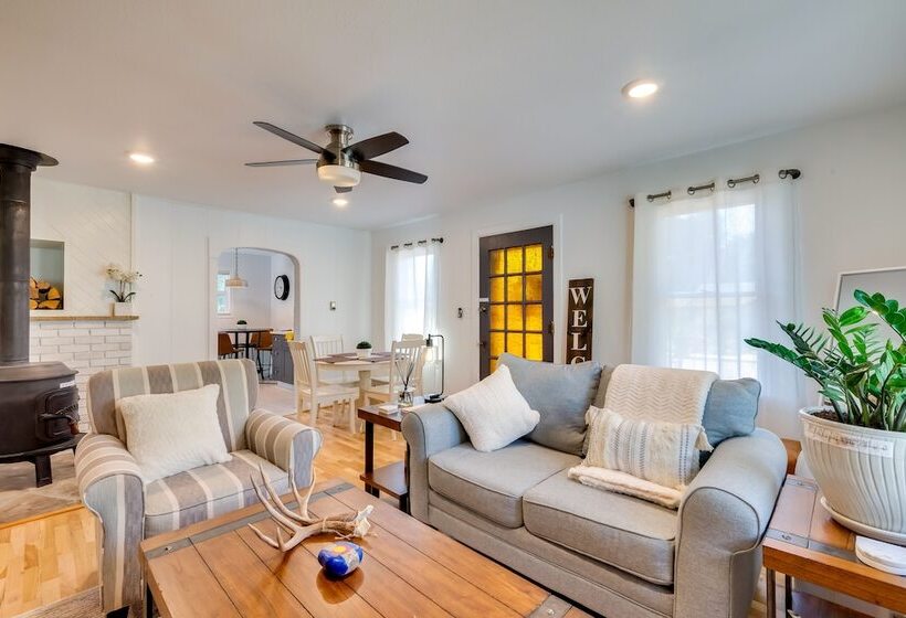 Loveland Retreat W/ Bicycles, Deck & Fire Pit!