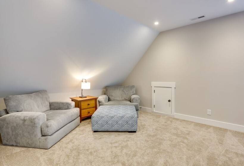 Lovely Kerr Lake House W/ Private Dock!