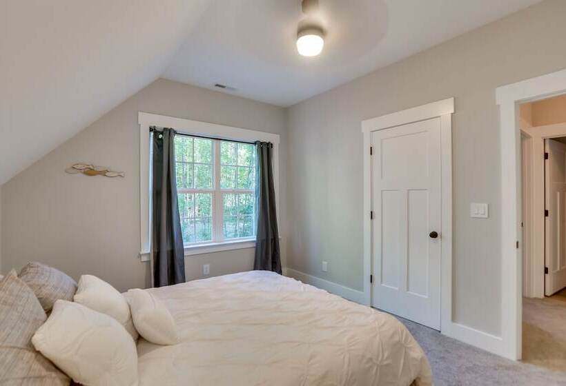 Lovely Kerr Lake House W/ Private Dock!