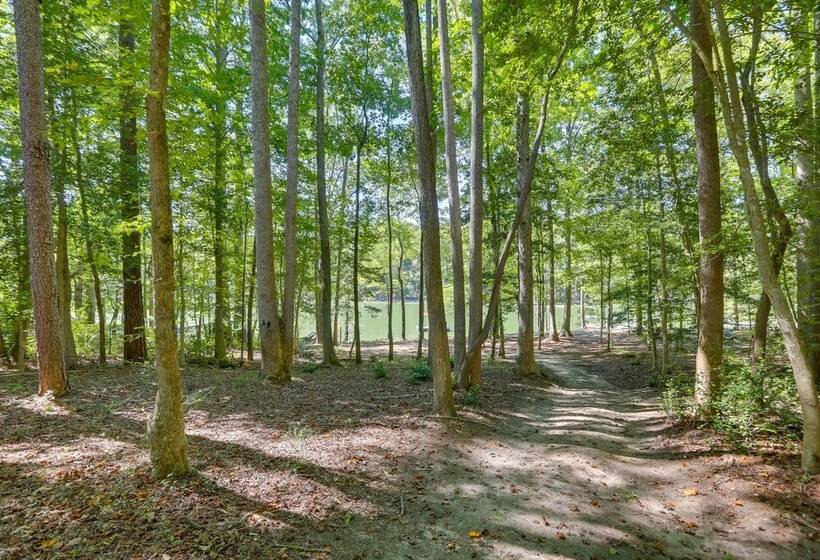 Lovely Kerr Lake House W/ Private Dock!