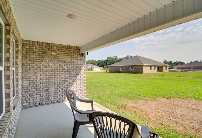 3 Mi To Steve S Marina: Long Beach Home W/ Patio