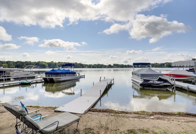 Sister Lakes Cottage W/ Dock & Grill!