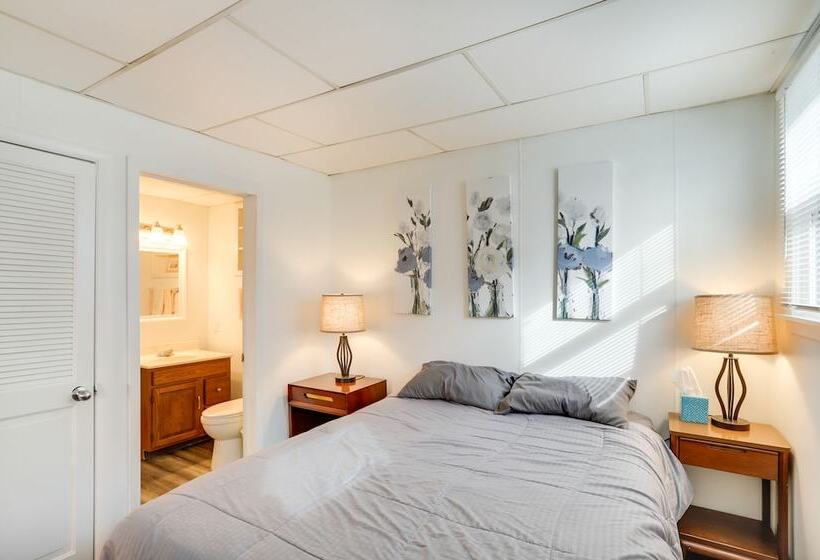 Sister Lakes Cottage W/ Dock & Grill!