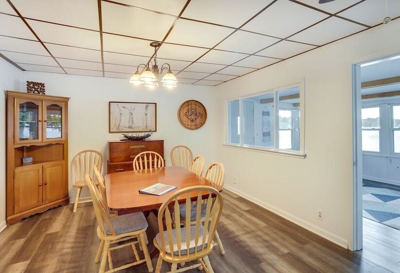 Sister Lakes Cottage W/ Dock & Grill!