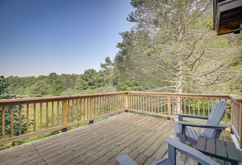 Luxe 14 Acre Vermont Countryside Lodge!