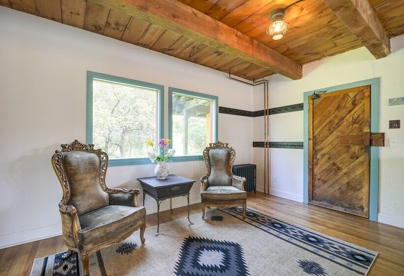 Luxe 14 Acre Vermont Countryside Lodge!