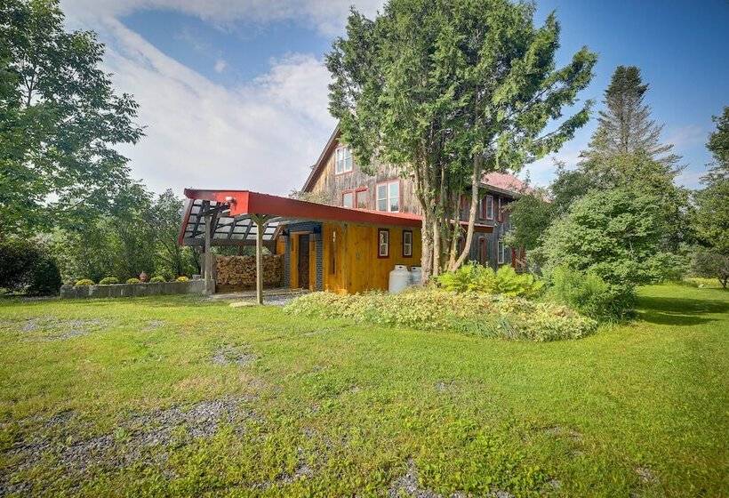 Luxe 14 Acre Vermont Countryside Lodge!