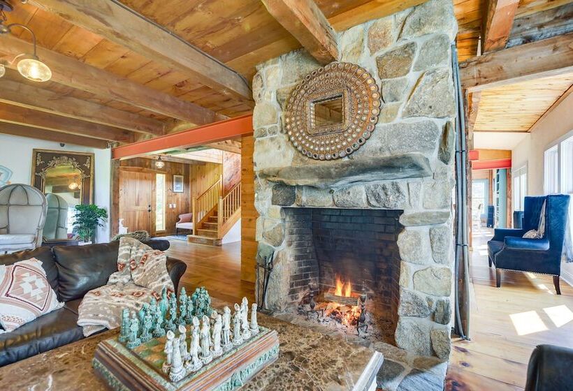 Luxe 14 Acre Vermont Countryside Lodge!