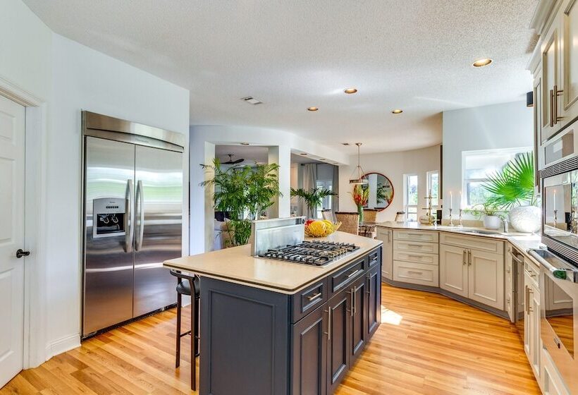 Luxe Gulf Breeze Home W/ Patios   4 Mi To Beaches!