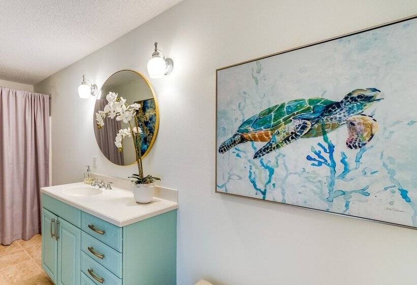 Luxe Gulf Breeze Home W/ Patios   4 Mi To Beaches!