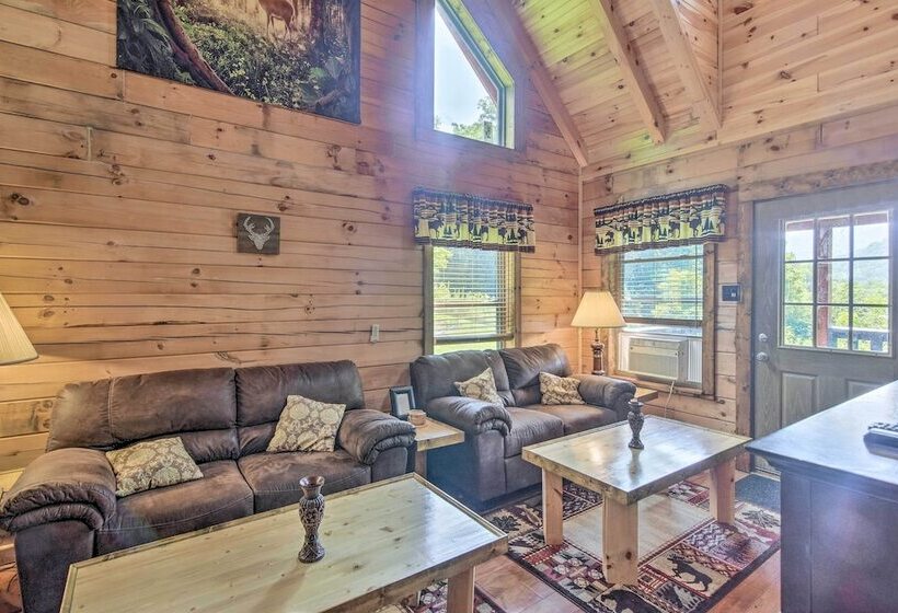 Maggie Valley Family Cabin W/ Porch & Fire Pit!