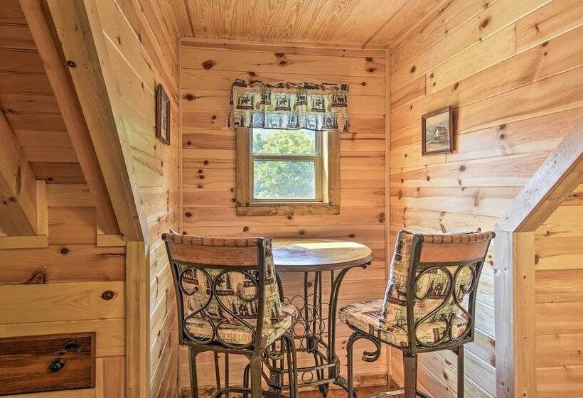 Maggie Valley Family Cabin W/ Porch & Fire Pit!