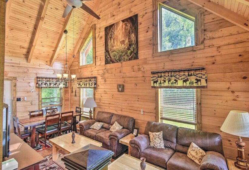 Maggie Valley Family Cabin W/ Porch & Fire Pit!
