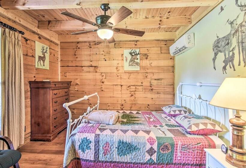 Maggie Valley Family Cabin W/ Porch & Fire Pit!