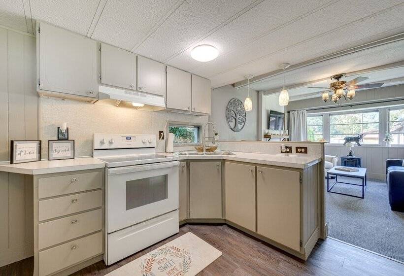 Maggie Valley Home ~ 5 Mi To Cataloochee Ski Area!