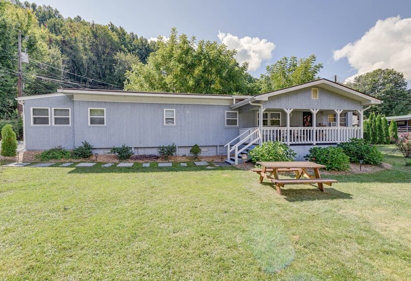 Maggie Valley Home ~ 5 Mi To Cataloochee Ski Area!