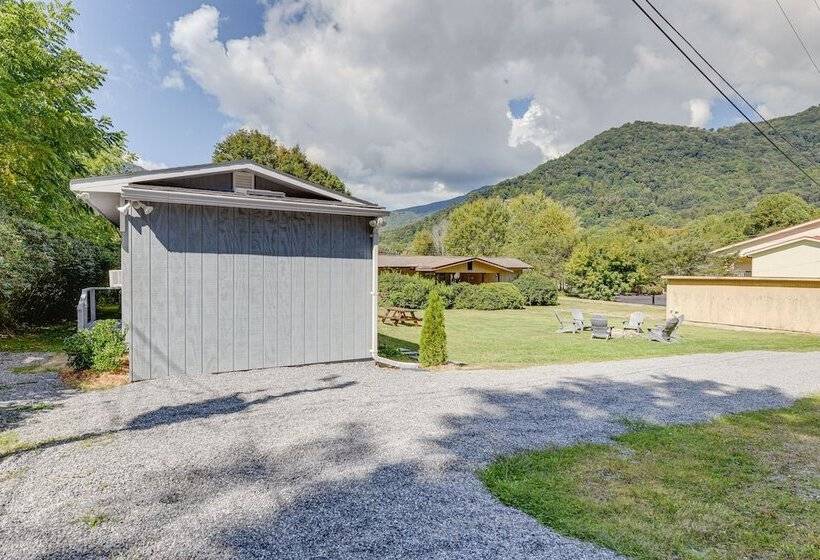 Maggie Valley Home ~ 5 Mi To Cataloochee Ski Area!