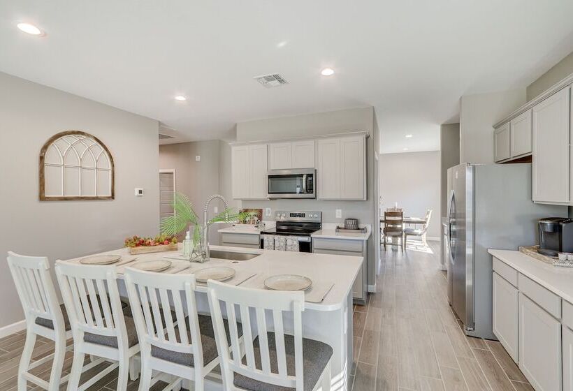 Maricopa Home W/ Yard   1 Mi To Harrahs Casino!