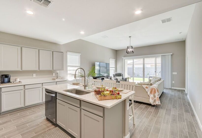 Maricopa Home W/ Yard   1 Mi To Harrahs Casino!