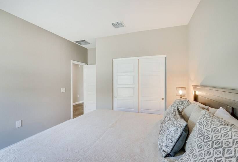 Maricopa Home W/ Yard   1 Mi To Harrahs Casino!