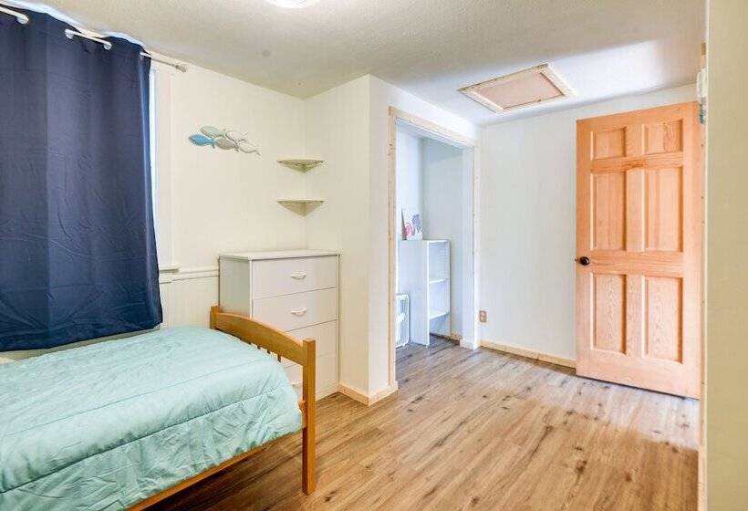 Meredith Home W/ Deck: 6 Mi To Lake Winnipesaukee!