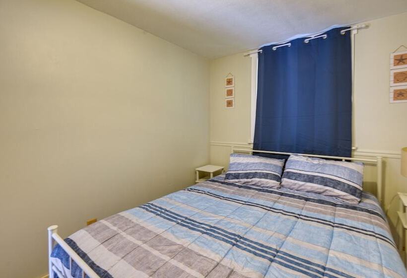 Meredith Home W/ Deck: 6 Mi To Lake Winnipesaukee!