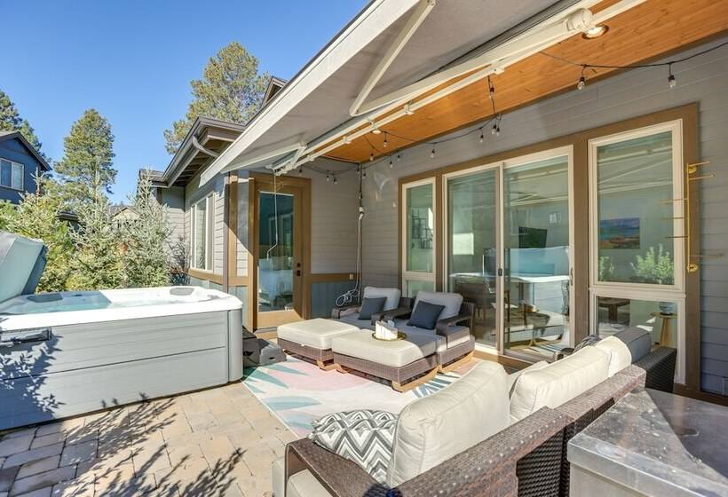 Modern Bend Home W/ Private Hot Tub & Fireplace