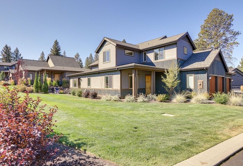 Modern Bend Home W/ Private Hot Tub & Fireplace