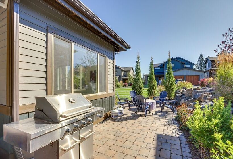 Modern Bend Home W/ Private Hot Tub & Fireplace