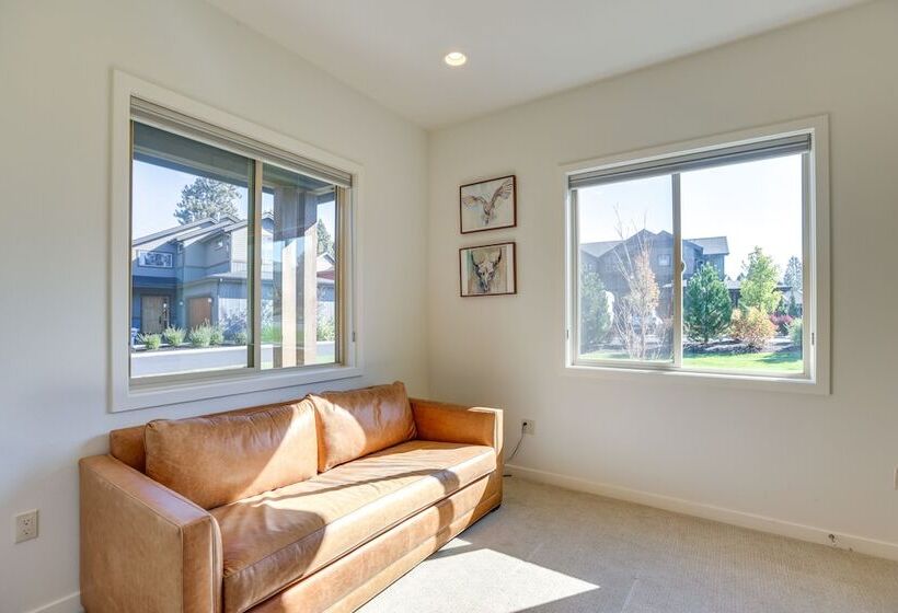 Modern Bend Home W/ Private Hot Tub & Fireplace