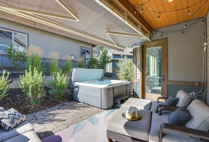 Modern Bend Home W/ Private Hot Tub & Fireplace