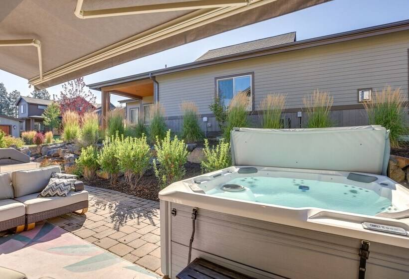 Modern Bend Home W/ Private Hot Tub & Fireplace