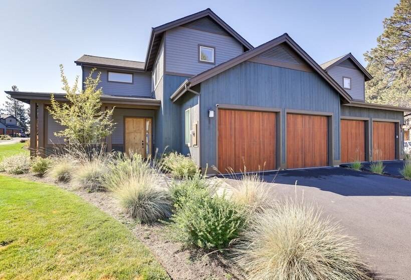 Modern Bend Home W/ Private Hot Tub & Fireplace