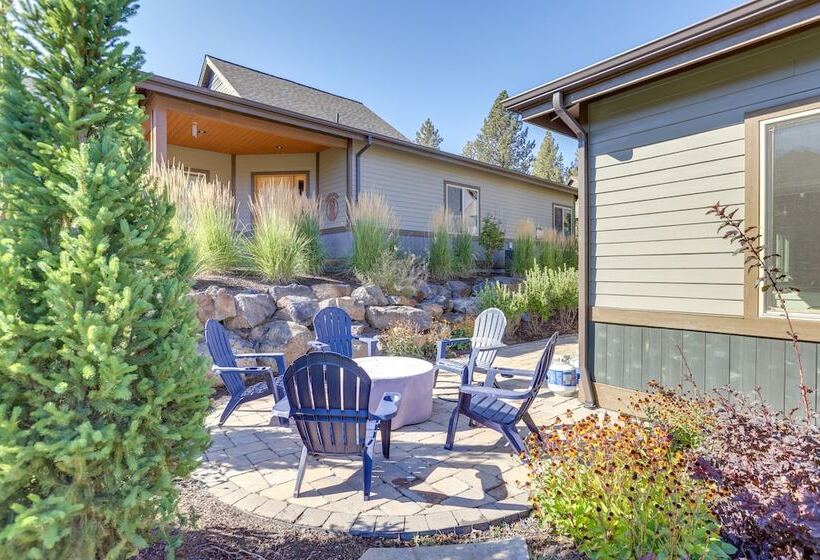 Modern Bend Home W/ Private Hot Tub & Fireplace