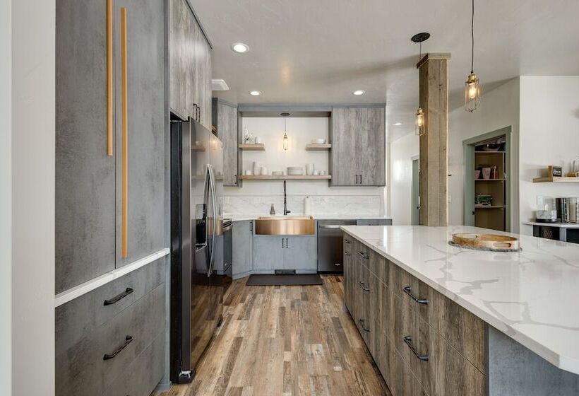 Modern Island Park Cabin ~ 23 Mi To Yellowstone!