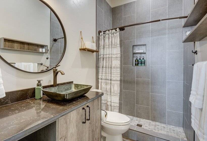 Modern Island Park Cabin ~ 23 Mi To Yellowstone!