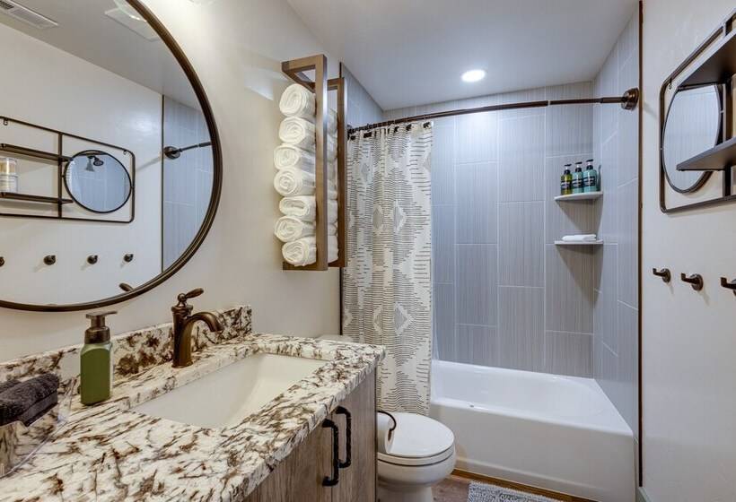 Modern Island Park Cabin ~ 23 Mi To Yellowstone!