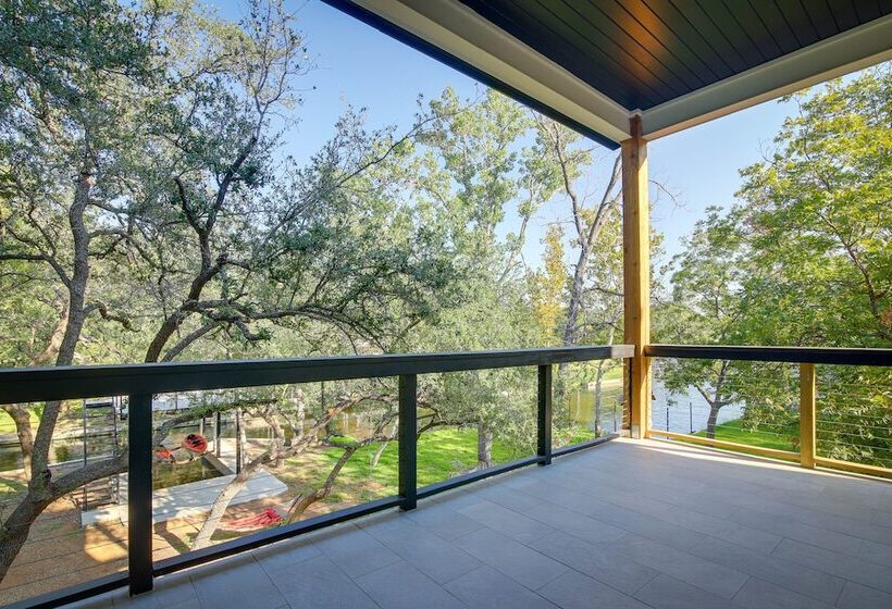 Modern Kingsland Home W/ River Access & Kayaks!