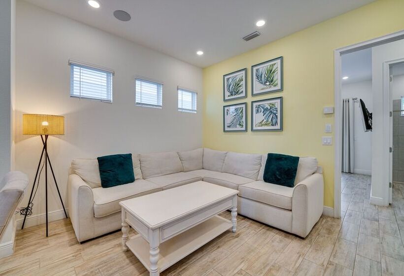 Modern Kissimmee Cottage ~ 5 Miles To Disney Parks