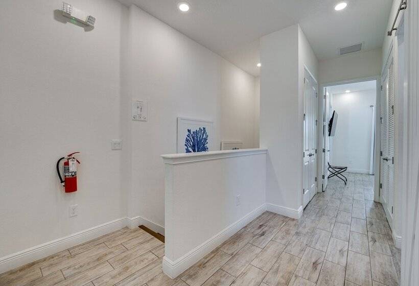 Modern Kissimmee Cottage ~ 5 Miles To Disney Parks