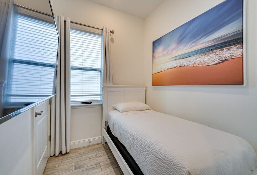 Modern Kissimmee Cottage ~ 5 Miles To Disney Parks