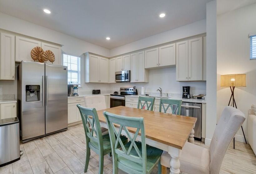 Modern Kissimmee Cottage ~ 5 Miles To Disney Parks