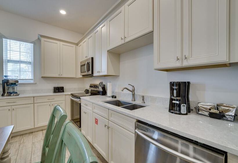 Modern Kissimmee Cottage ~ 5 Miles To Disney Parks