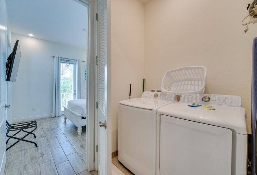 Modern Kissimmee Cottage ~ 5 Miles To Disney Parks