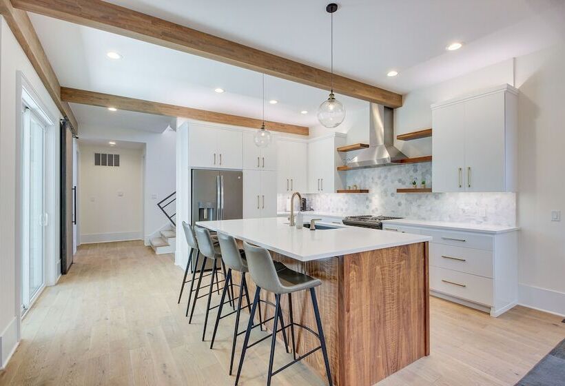 Modern Lawrence Home W/ Patio < Half Mi To U Of K!